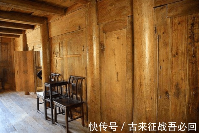 木屋$老农住价值8亿金丝楠木木屋,100万卖给投资商,今搬回乡下盖新房