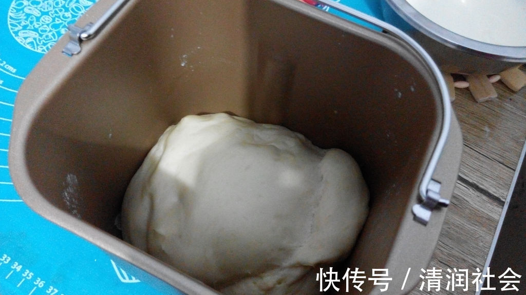 面皮|在家做热狗面包，好吃美味，营养均衡