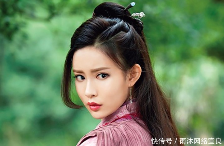 金庸笔下的冷血少女,咋就成了第一女侠?两个男人影响了她一生