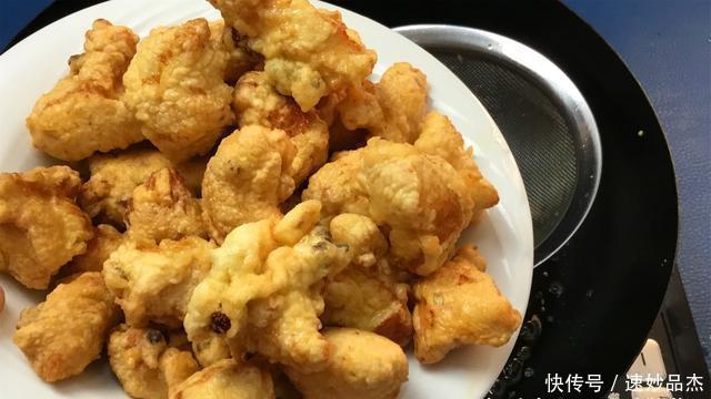 学会|老阿姨在家做椒盐鸡块,教你学会这个小技巧,真是美味