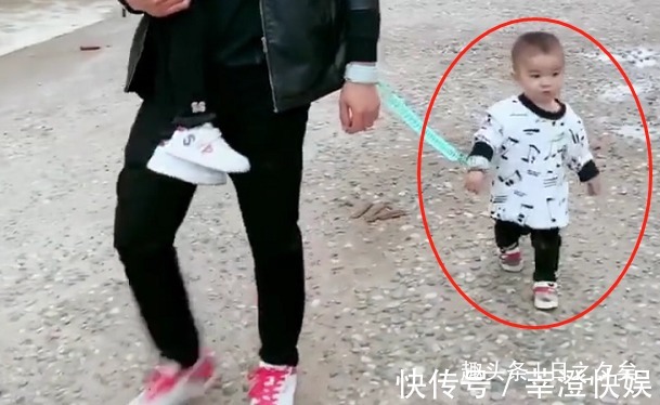 奶爸|“偏心眼奶爸”带俩娃出门火了,儿子俺难道是半路上捡来的