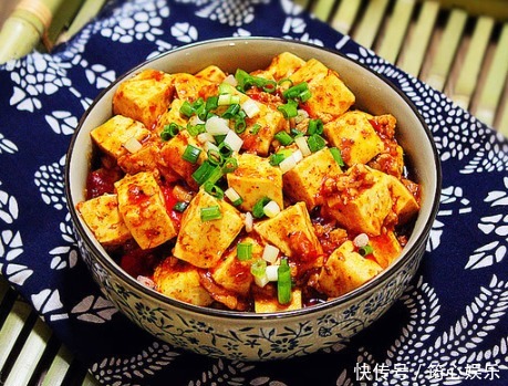 做麻婆豆腐时，别再焯水了，用上一个妙招，豆腐嫩滑入味不易碎