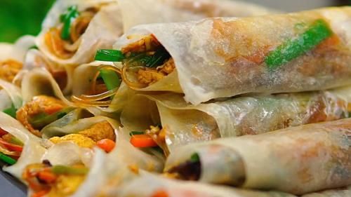 把合菜卷成卷，不爱吃菜的都喜欢吃，鲜美营养，蔬菜主食一个搞定