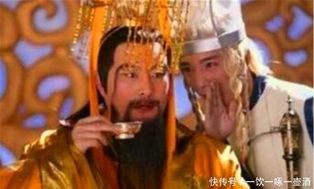 西游记续集|“玉帝”被他演活了,在他回家祭祖时发现,冥币上画的竟是自己