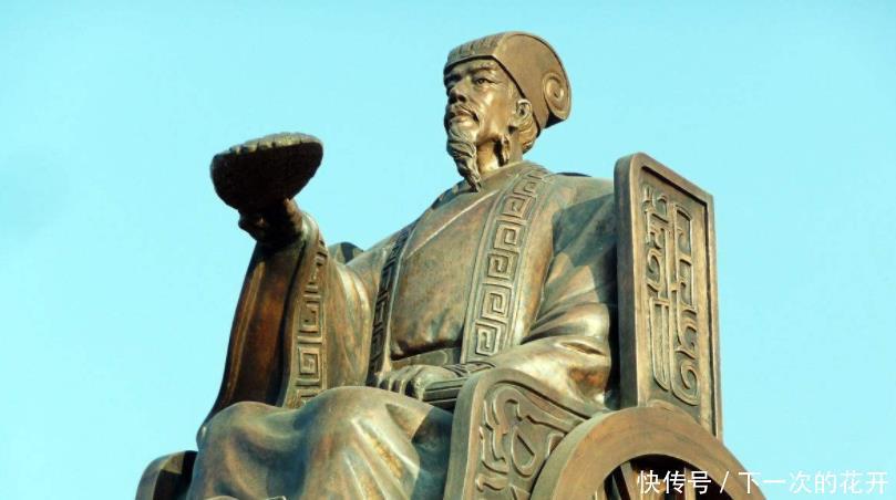 刘备|为什么诸葛亮下葬的时候,用四个人抬棺往南走!