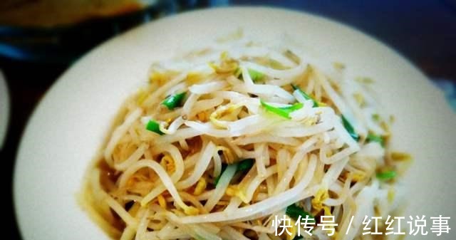 炒豆芽，焯水还是直接炒第1步就错，难怪豆芽不脆爽出水严重！