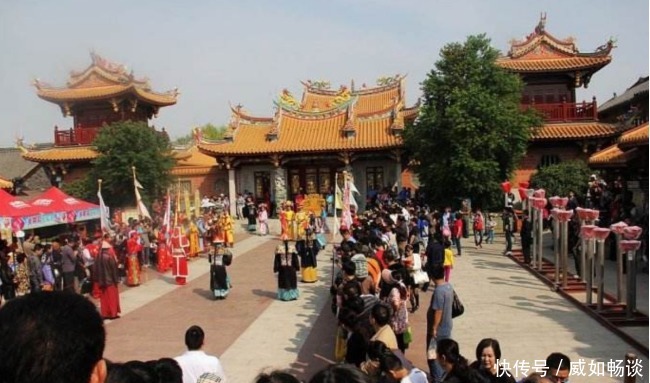 明朝|易中天在《品人录》中,为何坚持认为清朝比明朝强?真是这样吗?