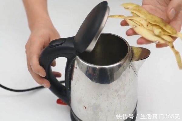 土豆皮别当垃圾扔掉了，放在家里特别“值钱”，一年能省不少钱