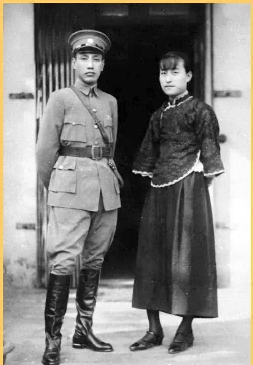 孤独|蒋介石与前妻陈洁如:老蒋晚年致歉,陈洁如孤独离世