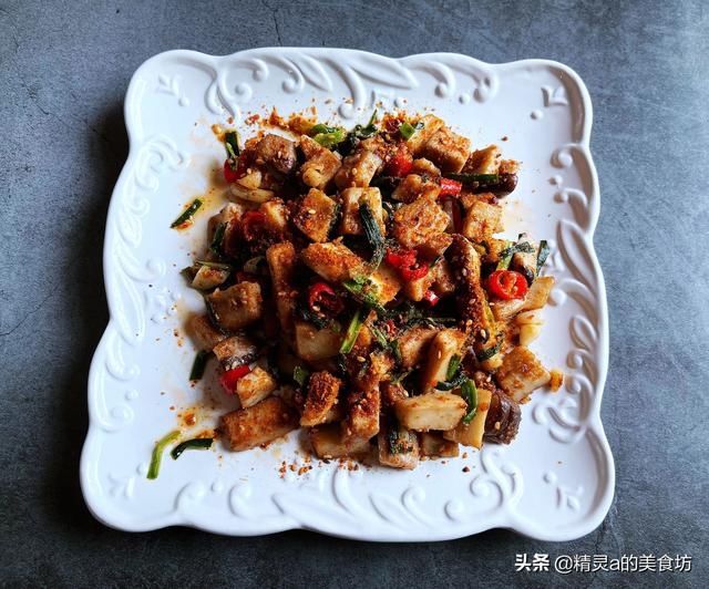 莲藕|夫妻俩的晚餐，2菜1汤只花了12元，荤素搭配吃得香，朋友：太省啦
