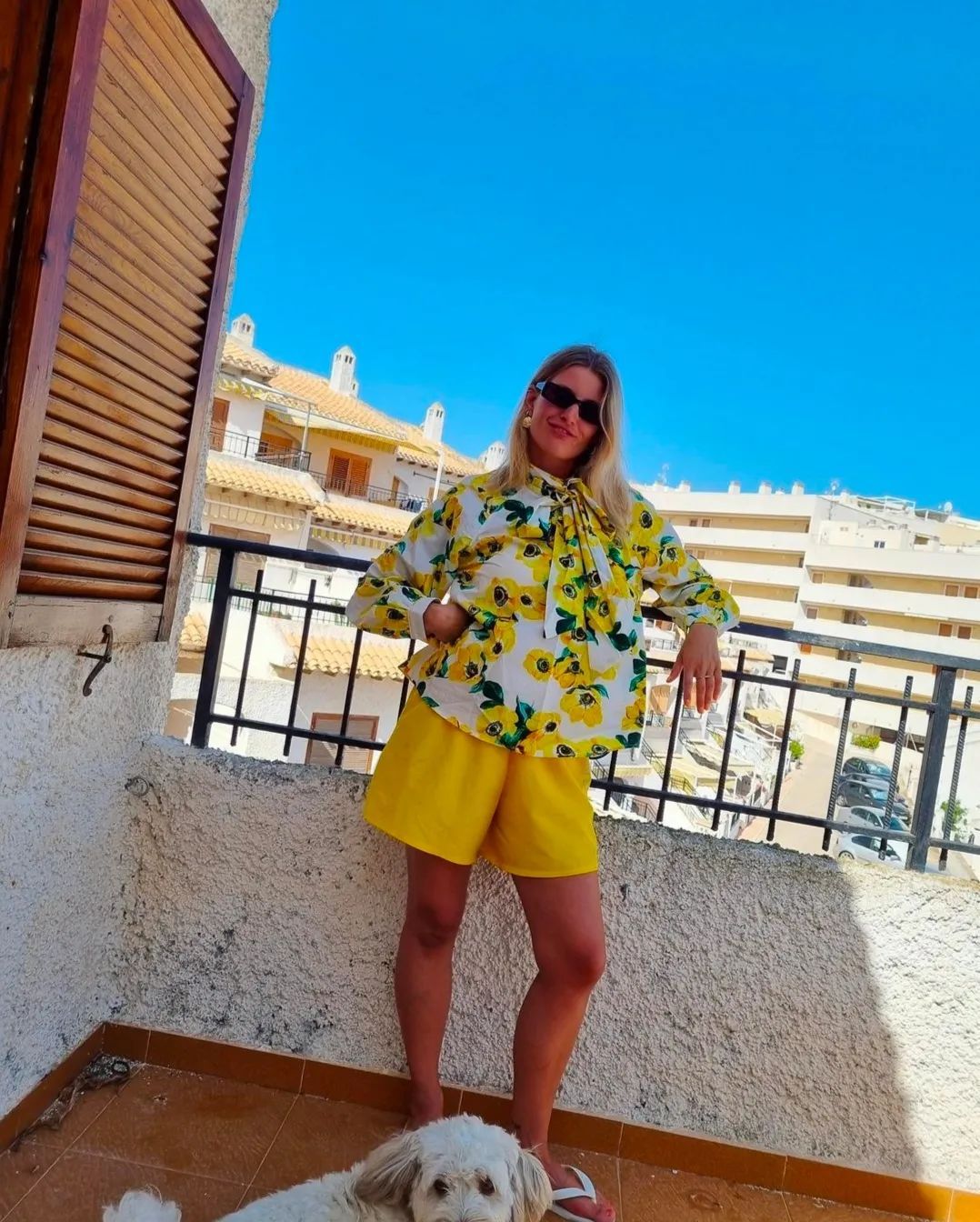 蕾丝|黑白灰穿腻了？今夏这6组彩色穿搭超显白，回头率100%