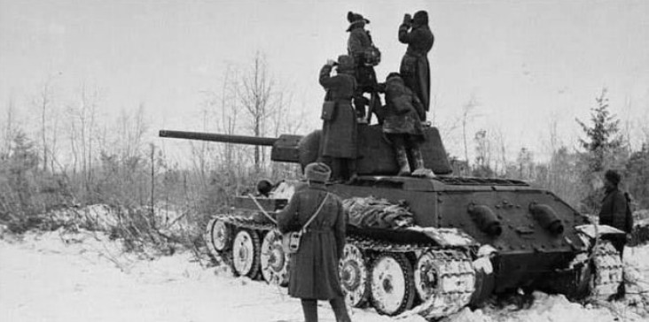 披风|二战时苏联士兵为什么喜欢穿披风?难道想耍帅?别傻了!这东西的作用大着呢