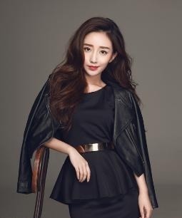 她是非誠勿擾最美女觀眾,卻因為鏡頭不經(jīng)意一掃,進(jìn)入了演藝圈