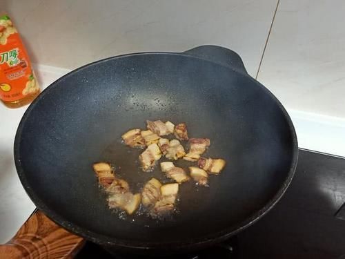 春天这菜特鲜嫩,看见别手软,有钱买不到,随便一炒自带清香