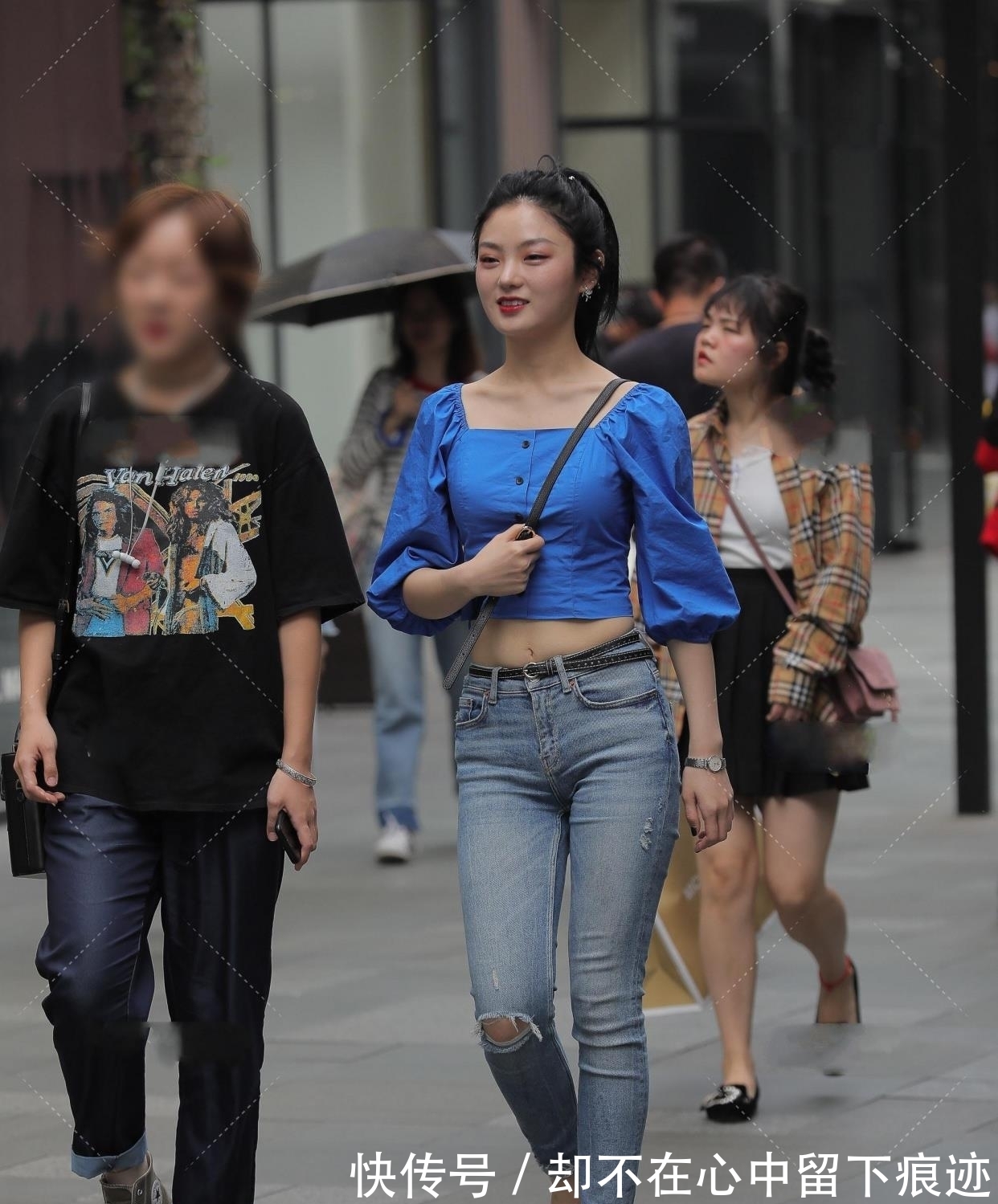 精致|服装精致干净,舒适大气,可以穿的很轻便