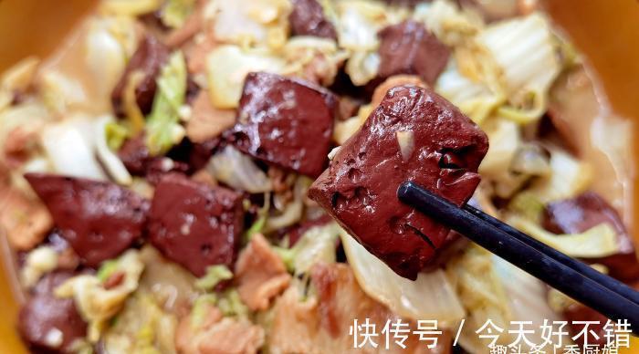 此食材3元1斤,蛋白质是鸡蛋5倍,铁含量比猪肝多,炖白菜吃真香