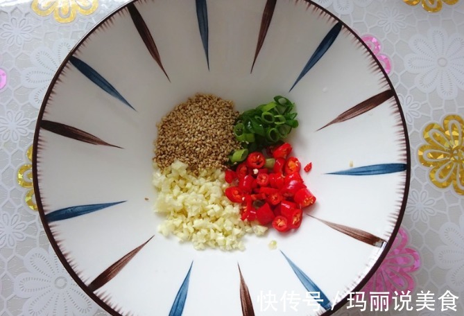 最近早餐迷上它,半小时就上桌,热乎乎真舒爽,开胃又顶饱