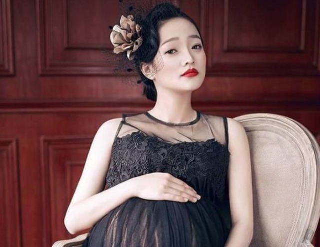 孕妇照|90后孕妈朋友圈秀“孕照”,却遭亲戚朋友指责,网友:尺度不小