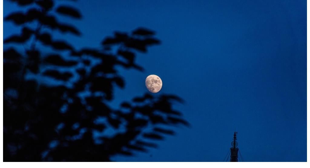 除夜宿石头驿&落魄才子除夕夜感慨万千,写下一首感伤之作,连苏轼姜夔都被感动
