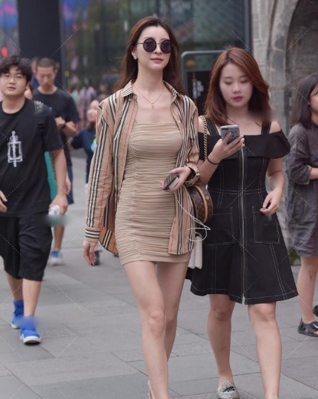 裙子合不合身先不说，关键这颜值也太高了吧
