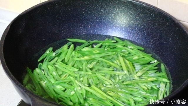 晒晒我家晚餐,3人3菜1主食,荤素搭配,粗细粮混搭,营养更均衡