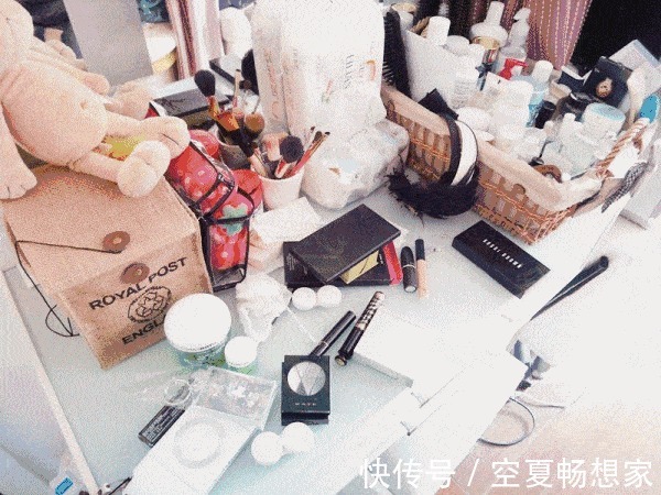 柠檬茶 女人过了40岁，尽量别留3种发型，又土又“显老”，希望你不是
