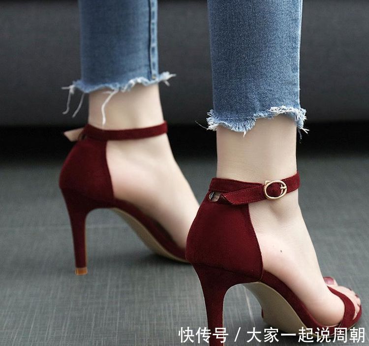 经典高跟鞋凉鞋,穿出神秘性感呈现优雅气质