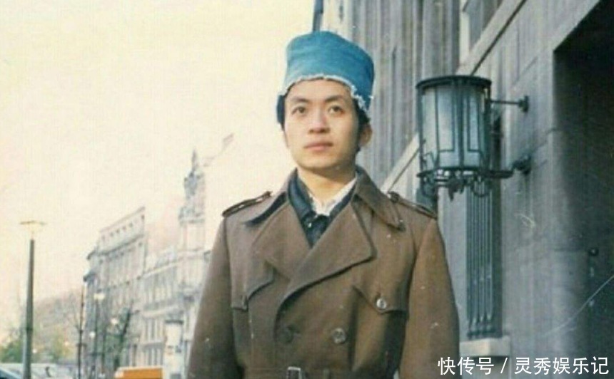 学生|学生读“黑夜给了我黑色的眼睛”被家长训,顾城的诗真的不该读吗