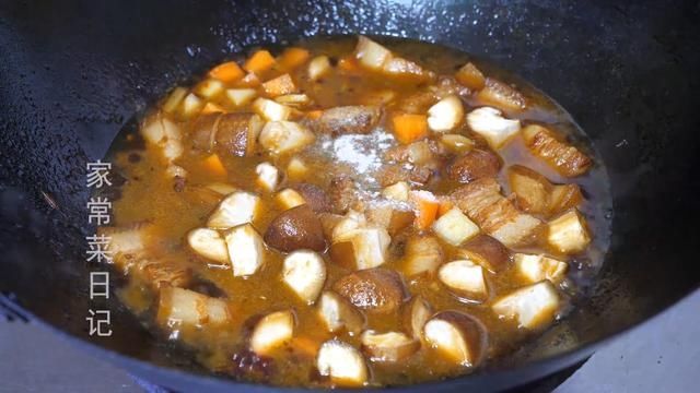 10块钱五花肉放进大米里，太厉害了，瞬间变美味，连吃7天也不腻