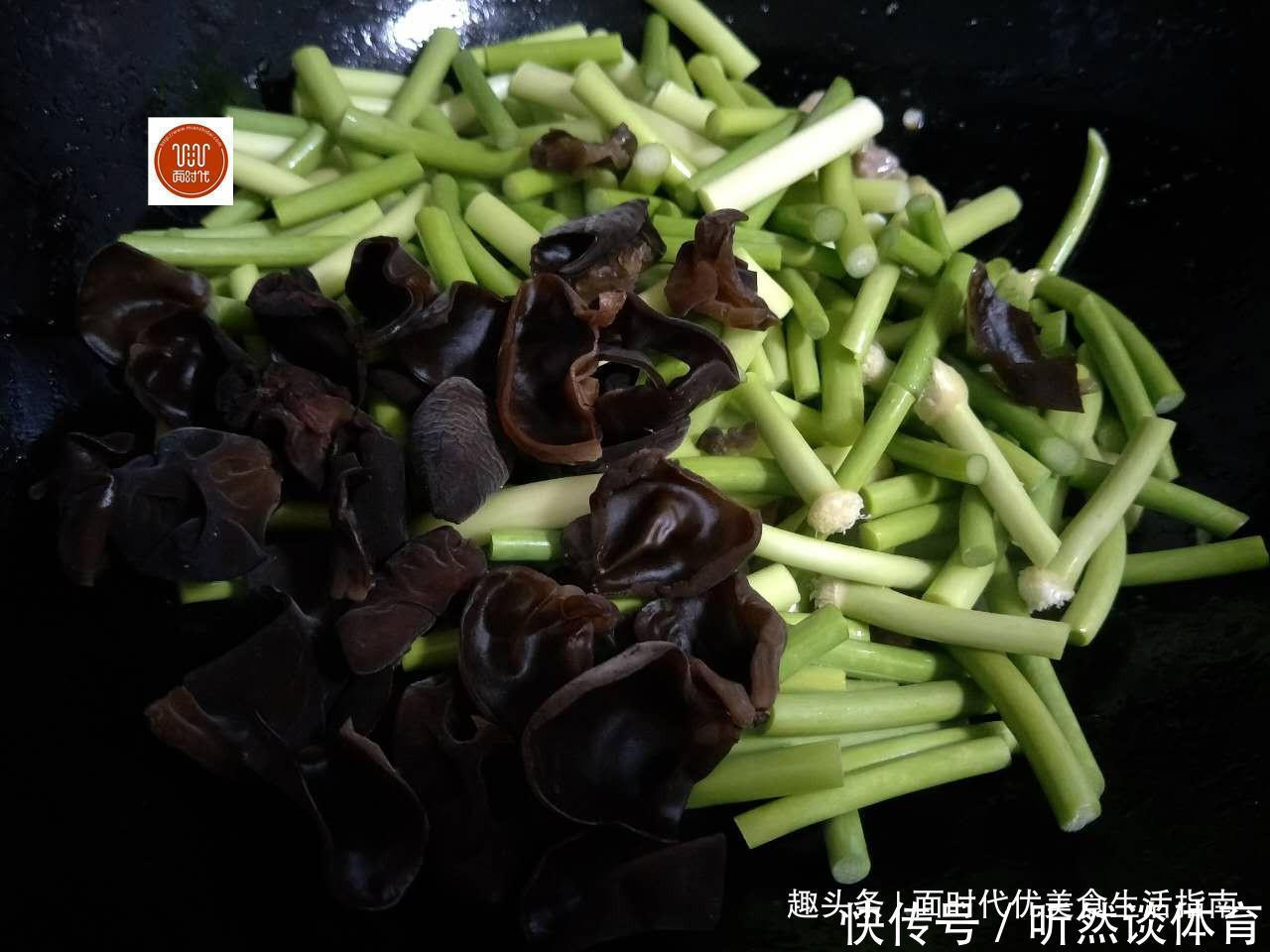  美食生活|教你一道快手下饭菜，做法简单，味道却超好，闻着香吃着更香！