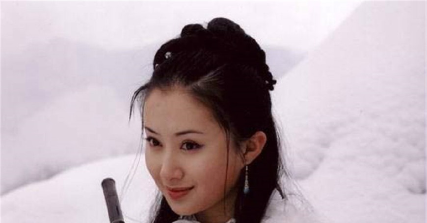 女子世界@他被无数男人追求,每天都可以收到上千封情书,却是个男儿身!