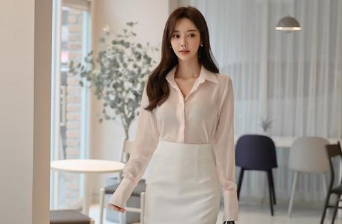 孙允珠活力穿搭：衬衣+包臀裙，4款小清新职业装推荐