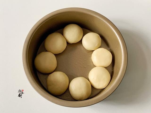 1碗面粉，一杯羊奶，教你做出松软香甜的面包，大人小孩都爱吃