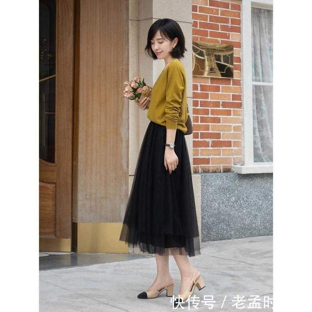 高跟鞋|秋季怎么少得了针织衫?搭配半身裙或阔腿裤,简约温柔还洋气