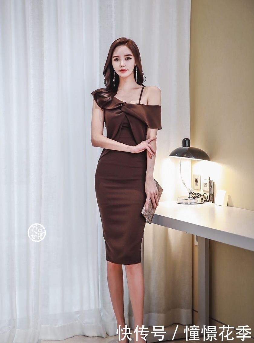 小姐姐|紧身套裙搭配性感高跟鞋,小姐姐时尚唯美,美丽动人