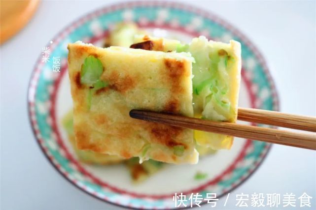 鸡蛋|丝瓜别总炒着吃了,加点面粉和鸡蛋,香软可口,早餐吃很不错