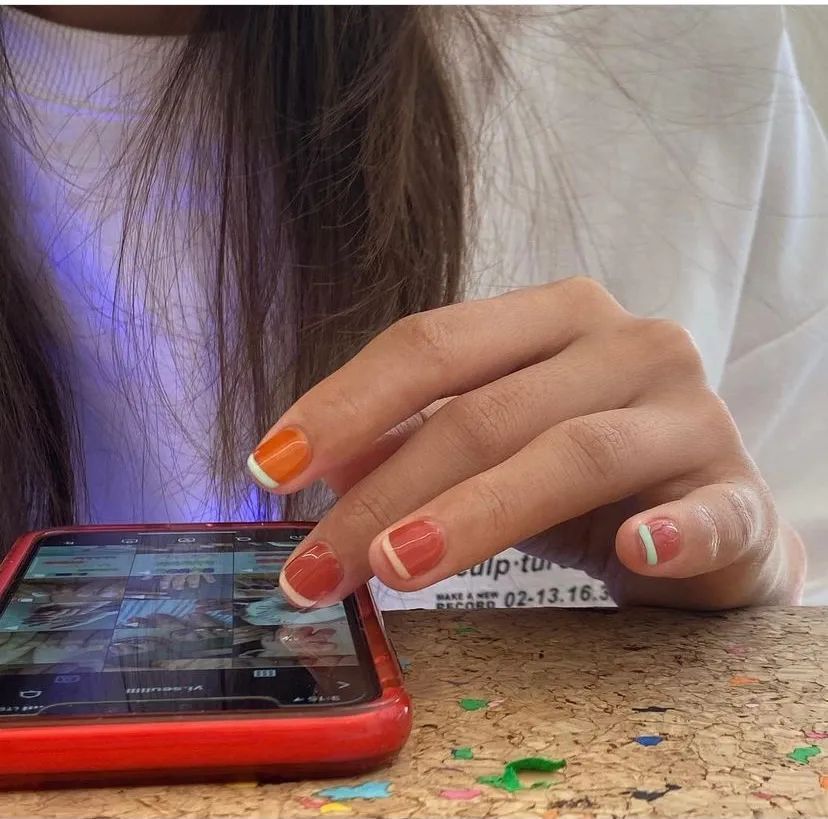 美甲|比今天是周五更令人开心的是……刚做了新美甲