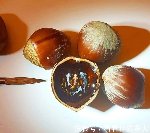 瓜子#惊爆眼球!60岁帅大爷在头发丝上画画,米粒、瓜子都给他当画布!