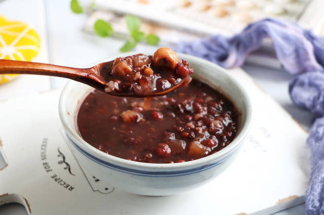 隔三差五|冬天,早餐就馋这粥,隔三差五喝一碗,润肺滋补五脏,女人喝最好