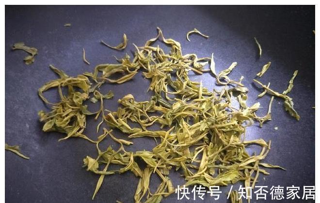 茶叶|大虾只会炒番茄?教你一个新吃法,加一把茶叶,准保味道香酥好吃