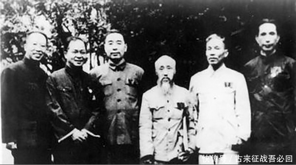 吴晗才华横溢,为何钟情于瘫痪姑娘袁震,执意与她成为人生伴侣?