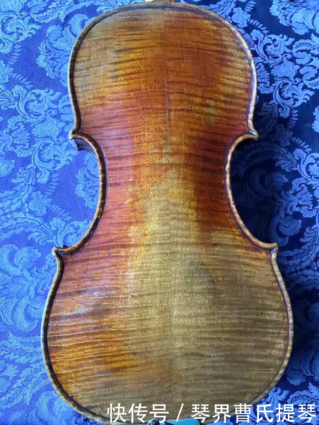 lupot|他的仿古作品被视为可以媲美琉波(lupot)和维奥姆(Vuillume)的杰作