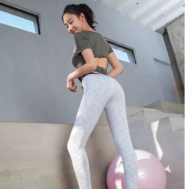 曲线 丰盈又高挑的紧身打底裤小姐姐, 身材圆润, 曲线优美!