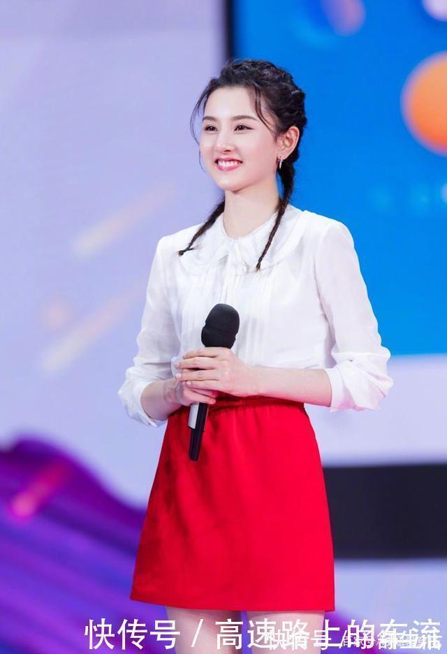 女生|女生再懒也别总披头散发,试试这4款流行发型,不仅减龄还显脸小