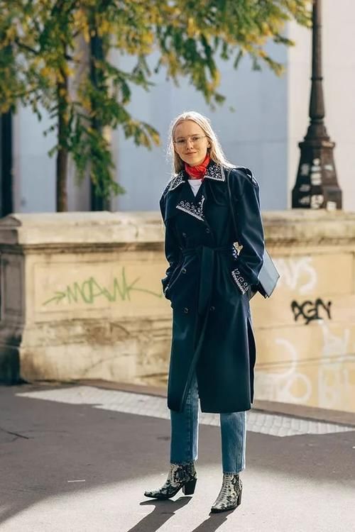 今年冬天，黑色大衣又火了！