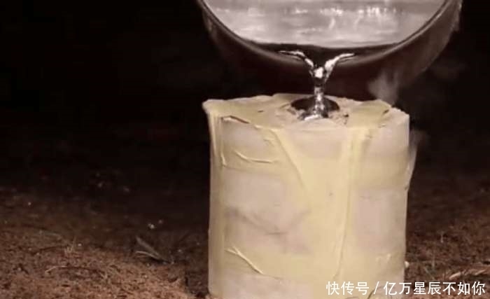 没想到|男子实验将1000度高温的铝液倒在蘑菇上, 没想到得到了一件艺术品