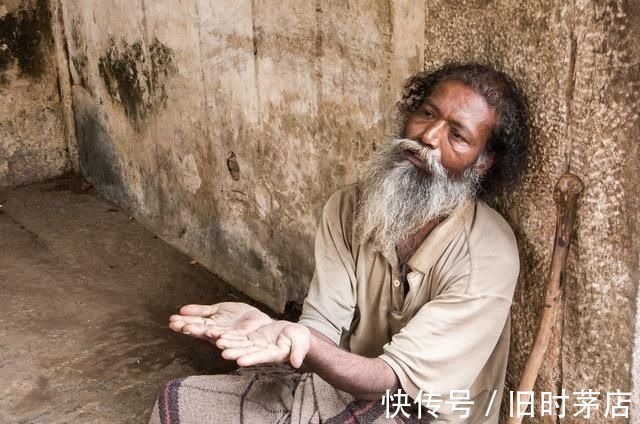 中国古代!清朝乞丐临死前,写下一首绝命诗,短短4句话,至今被世人传唱