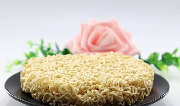 解毒|吃一碗泡面,要32天才能解毒?常吃泡面容易中毒?有没有道理