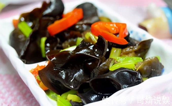 泡软|泡木耳时，直接加水就错了！厨师长教你一招，木耳3分钟就能泡软