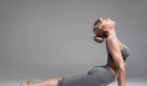 上翘|臀部线条大比拼,看看练与不练的对比,赶紧去练臀